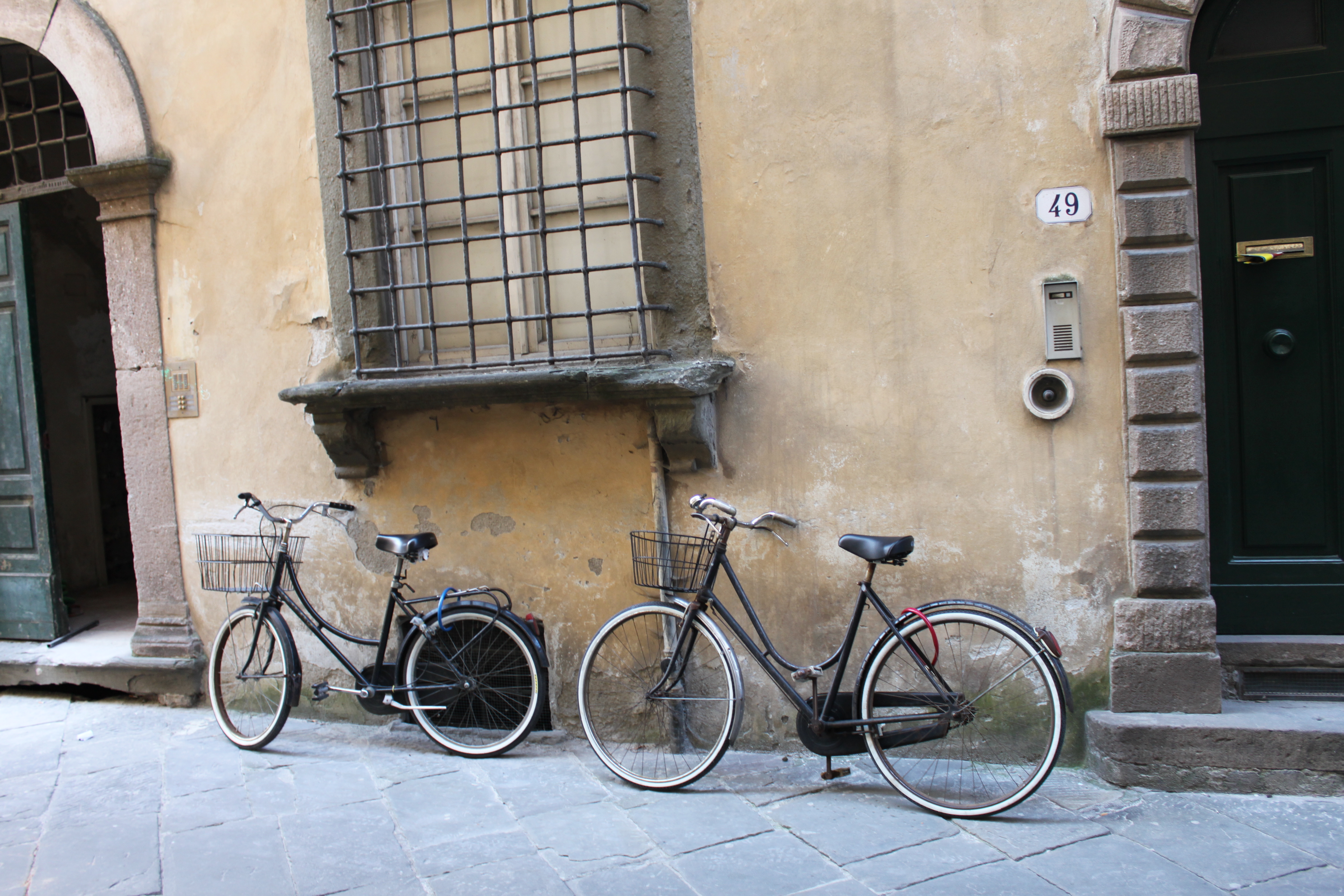 Bikes in Italy - bikes, bikes, everywhere!