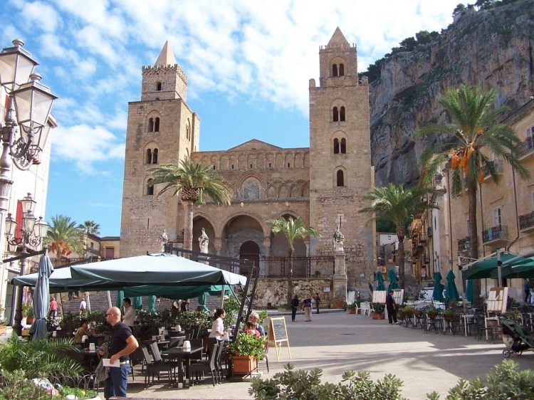 Cathedral of Cefalu, built by the Normans 11th century www.grand-tourist.com