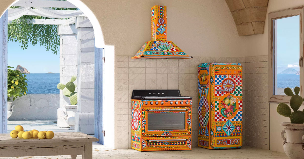 This image has an empty alt attribute; its file name is sicily-final-print-map.jpg-bek-cruddace.jpg