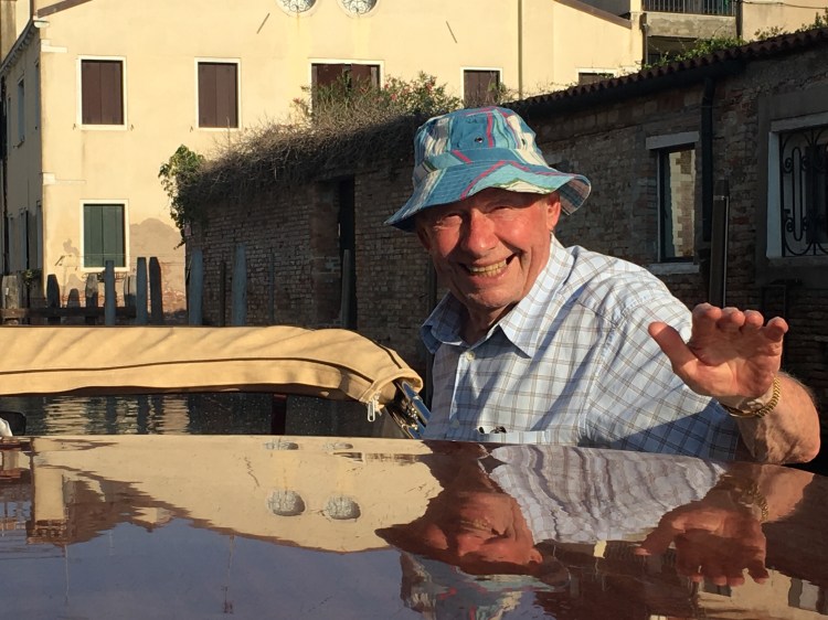 Derek Panagakis - First Lord of the Admiralty - waves to the crowds! Grand Tourist signature tour. www.grand-tourist.com