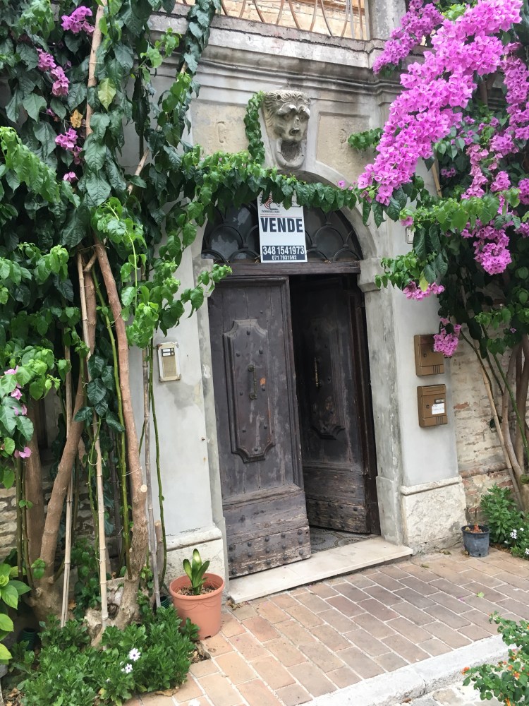 Corinaldo - historic town centre - www.educated-traveller.com