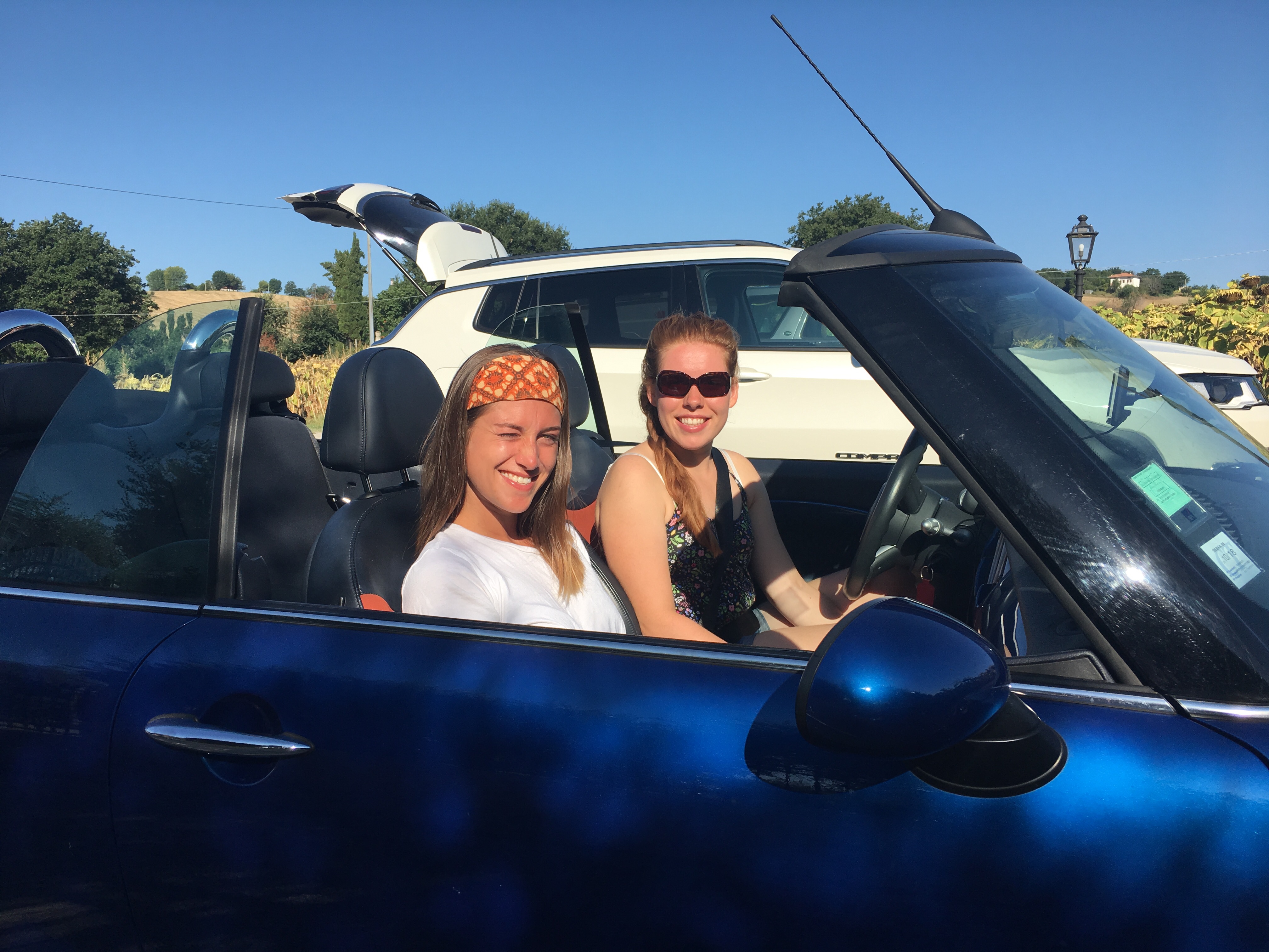 Lucy and Becky arrive in style - Villa Pedossa, Le Marche, Italy 