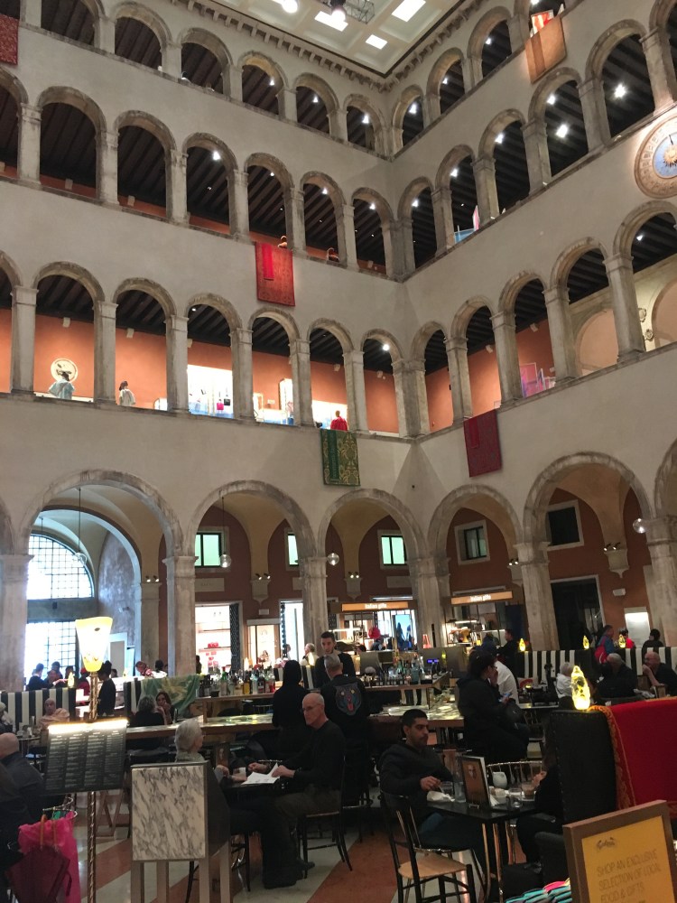 Fondaco dei Tedeschi - the quality of the renovation work is phenomenal