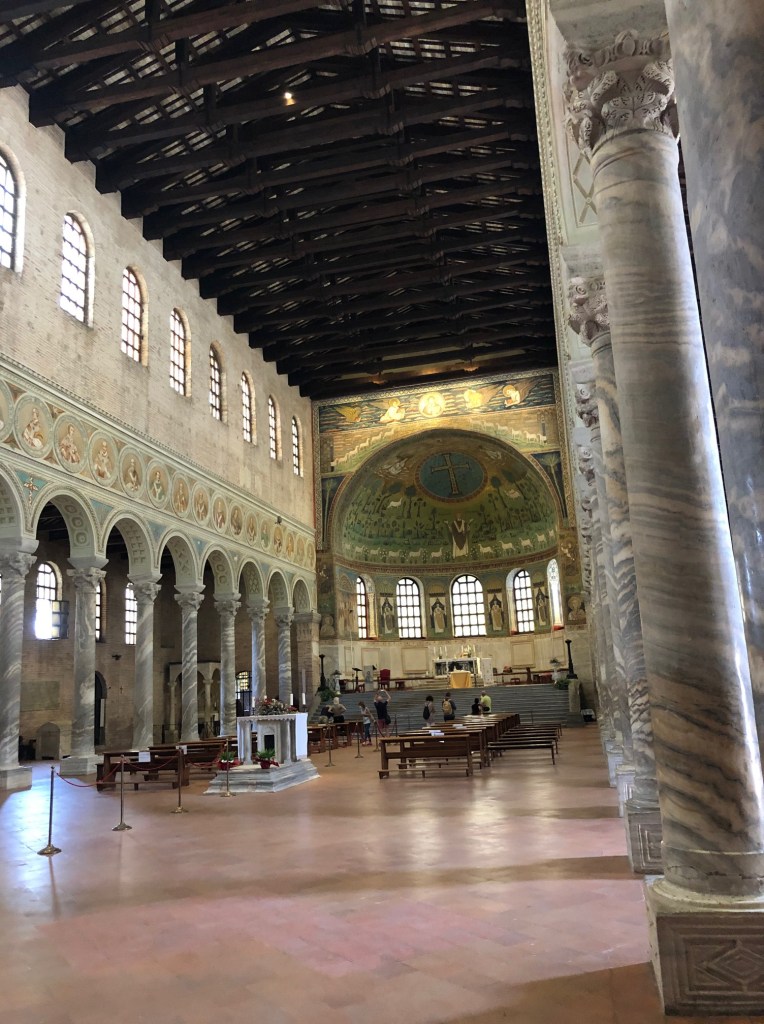 Sant-apollinare-in-classe-main-nave-of-church