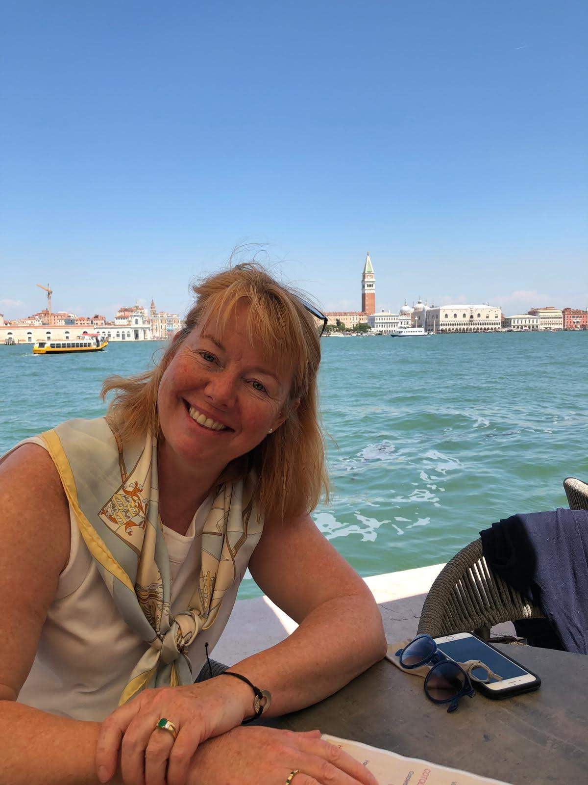 Janet Simmonds www.educated-traveller.com