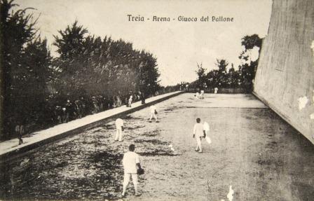 Treia - a game of 'pallone'